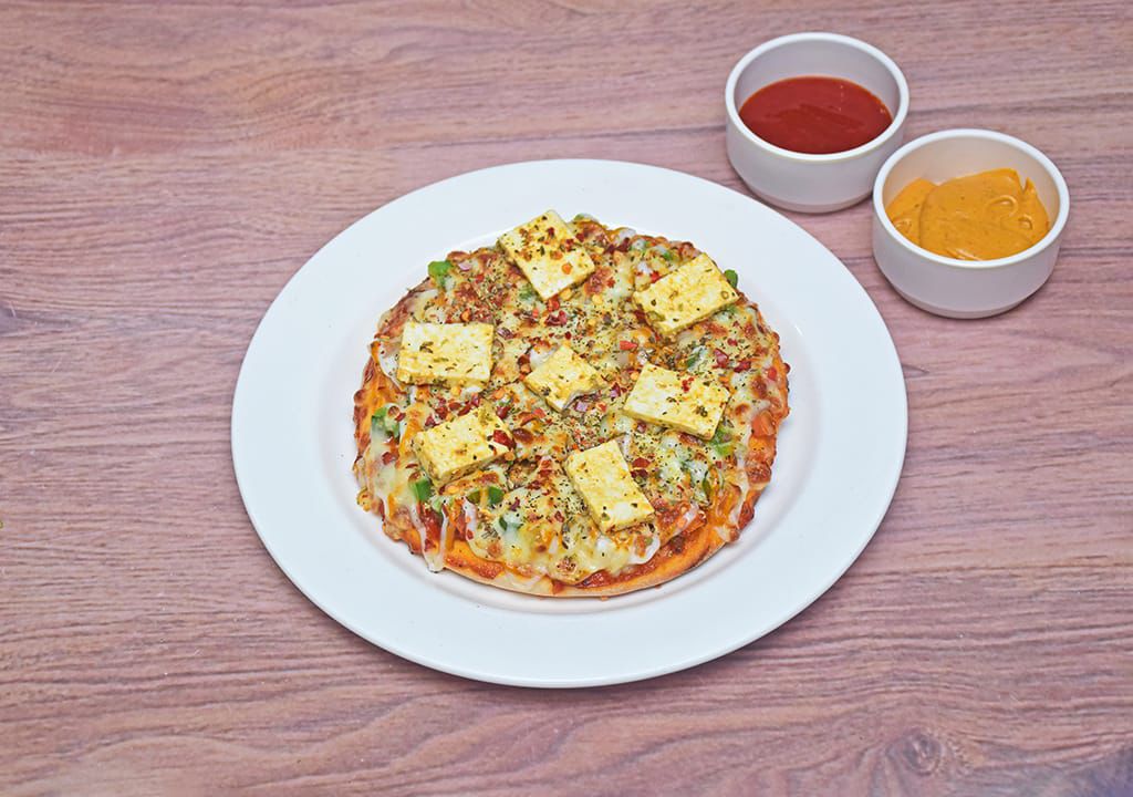 Tandoori Paneer Pizza